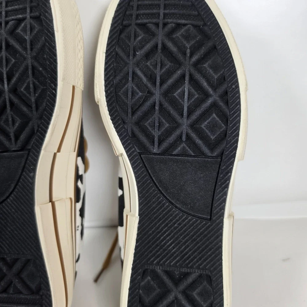 Very G‎ Driana Cow Print Sneakers Womens Size 10 Canvas Lace Up Casual Shoes